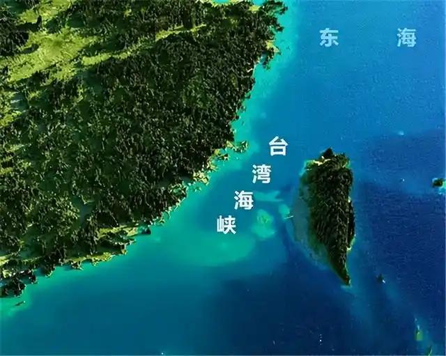 新西兰这次来台湾海峡的两艘船，其中一艘挺特别——是艘极地破冰补给舰。

9月18