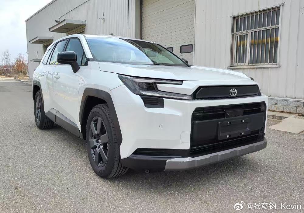 一汽丰田的新款RAV4公布了！这个造型怎么样？[doge]我觉得如果来一个铁灰色