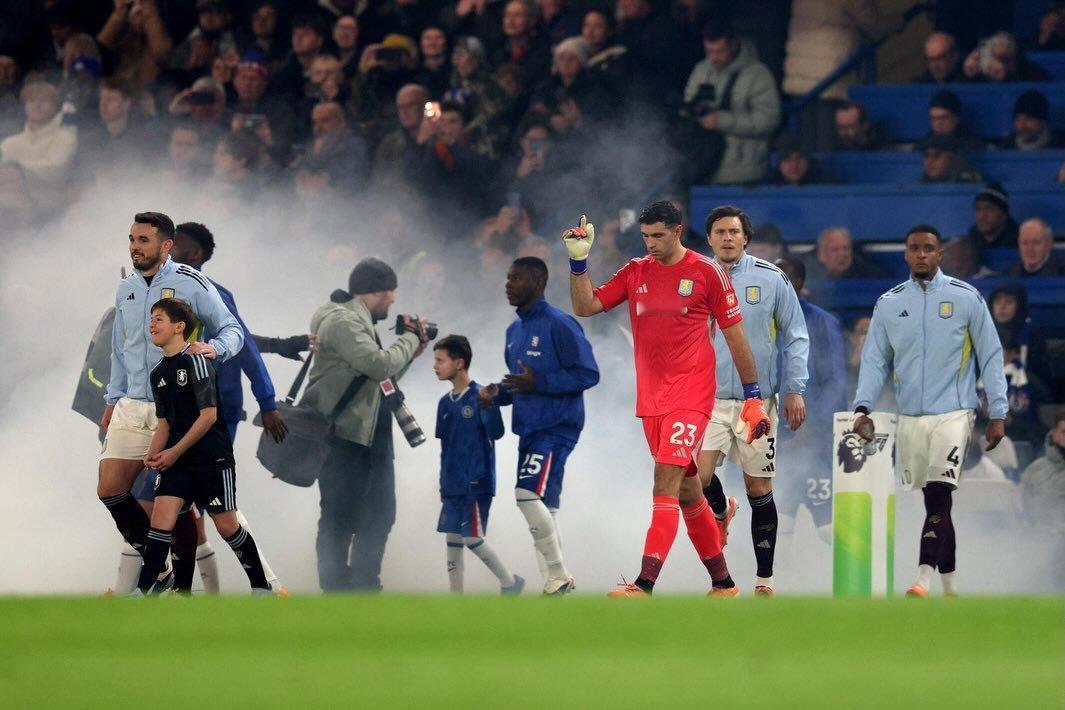 大马丁更新ins：维拉球迷们圣诞快乐🎄感谢远征的粉丝们！阿根廷球迷俱乐部切尔西