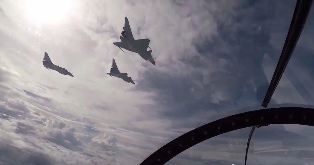 东部战区空军多架战机升空！检验对重点区域空中封锁、准确打击等能力-我在央视频，邀