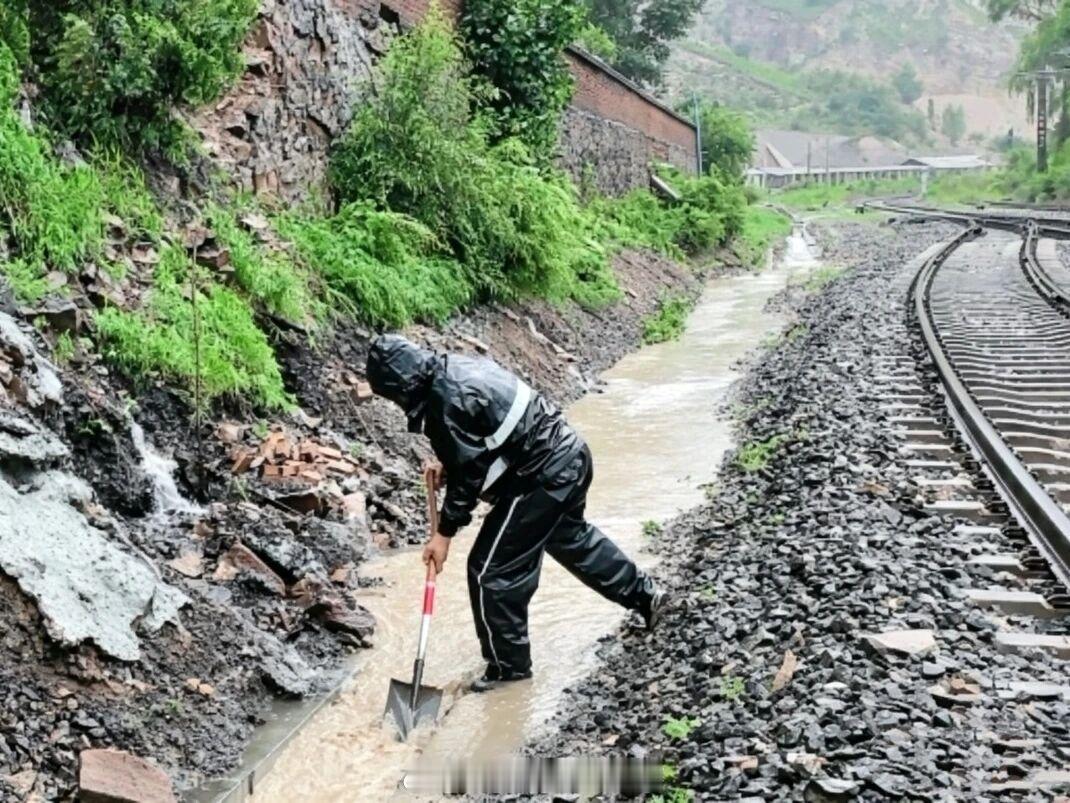 暑运铁路【迎战台风“巴威” ，沈阳铁路火速打响防洪保卫战】受今年第9号台风“巴威