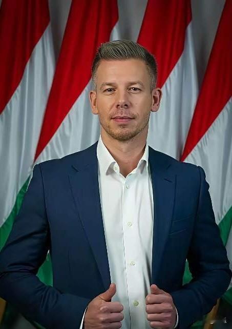 新领导新气象。
马扎尔，匈牙利新任总理，80后，45岁，年轻帅气，非常厉害。上任