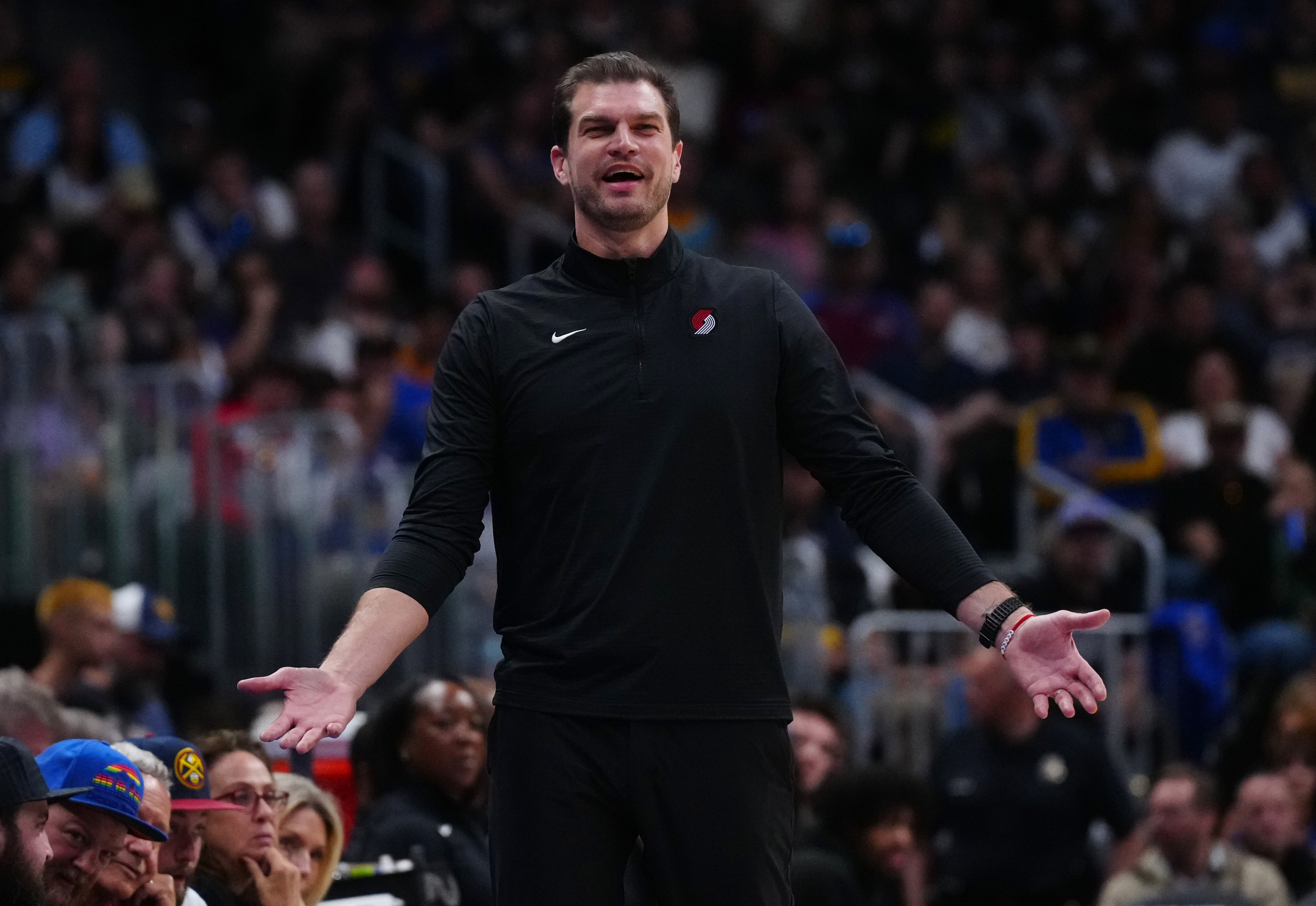 #开拓者考虑留任斯普利特# 据名记Scotto及开拓者队记Sean Hignki