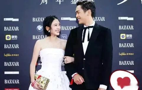 #张杰张若昀两个女儿奴#  女儿是棉袄，大家都知道，张若昀家有一个棉袄，张杰家有