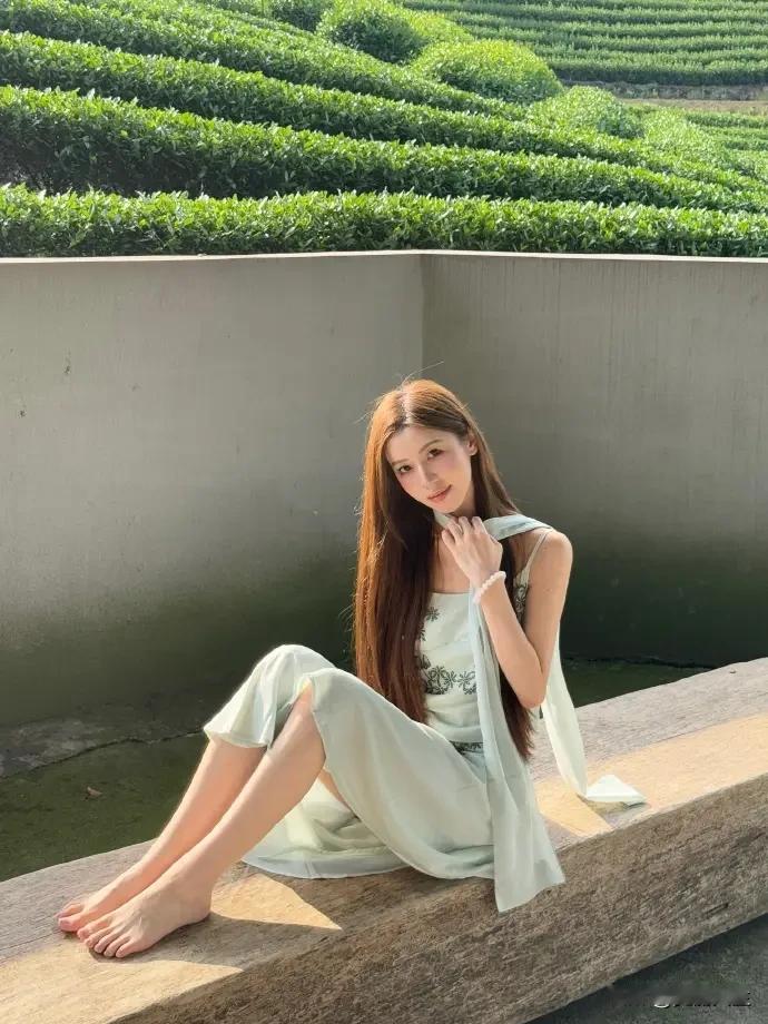 湘湖太大了，荷花也应该是杭州面积最大的...今天徒步逛了一半，有时间再来逛完剩下