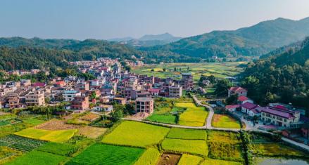 一、2026年多少分能上？
分数线这东西，每年都有波动。我根据2025年的真实录