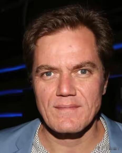 演员迈克尔·香农谈唐纳德·特朗普：
“他是个白痴，他是个彻头彻尾的白痴。他不是我