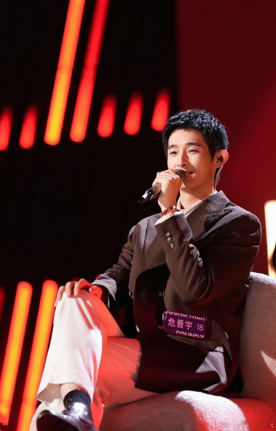 檀健次恭喜危晋宇夺冠声鸣远扬 危晋宇演绎檀健次《Dead Reflex》夺冠，坦