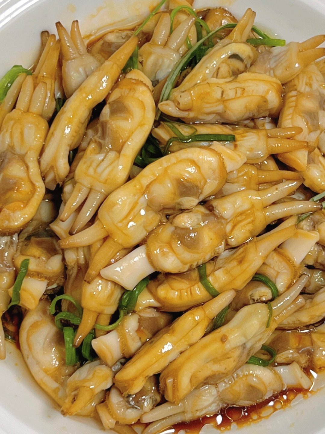 今天也做了，超好吃，还简单！吃完只要十秒 扒蛏子扒半个多小时。这个泡水吐沙大概半