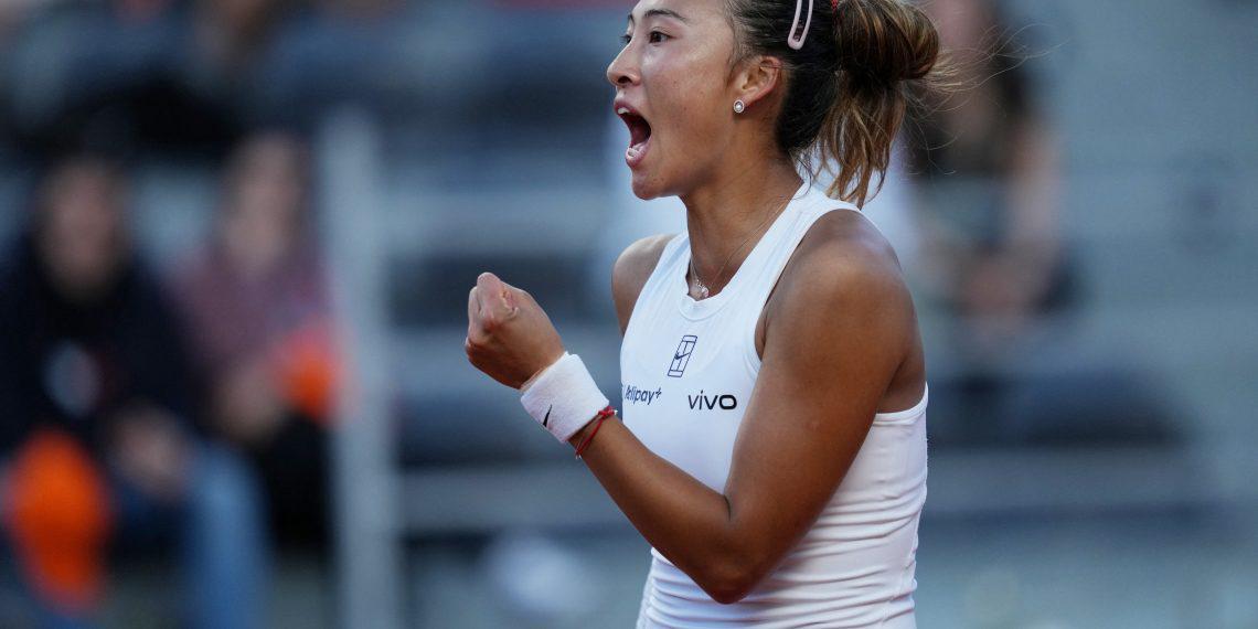 郑钦文离罗马战萨巴伦卡还差一胜 WTA1000罗马站第三轮郑钦文2-0战胜弗莱赫