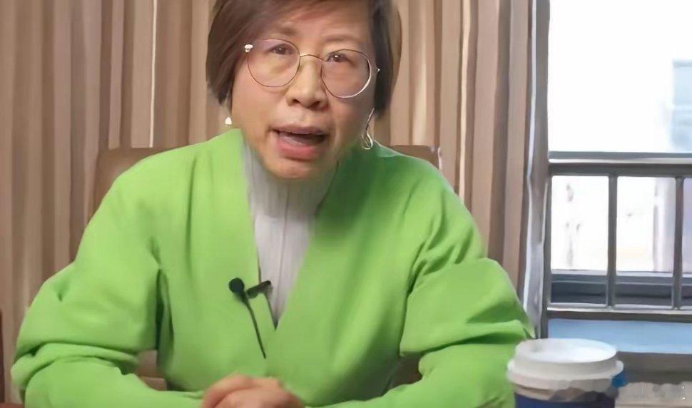 见过最离谱的辩论现场吗？赵宏的表现直接刷新认知——她全程没有正经观点，只死抓着自