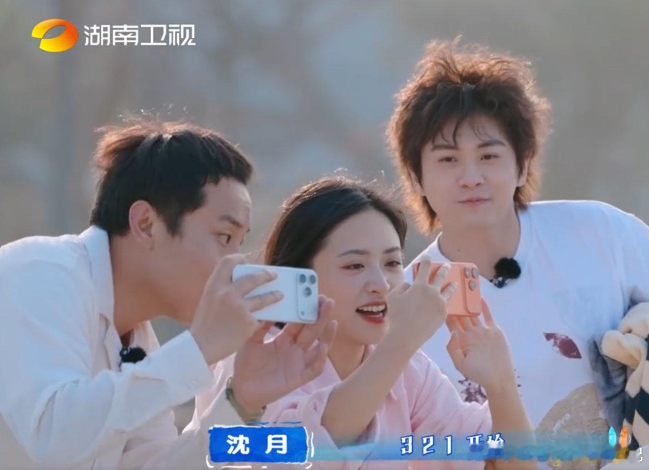 沈月镜头下的闺蜜亲爱的客栈沈月镜头下的闺蜜也太好看了，温柔又有活力，好会捕捉 