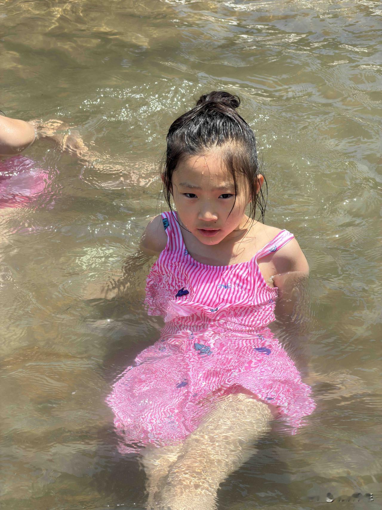 钢贸经营感悟：

钢厂直供比例飙到50%，中间商被两头挤——咱没有核心竞争力，就