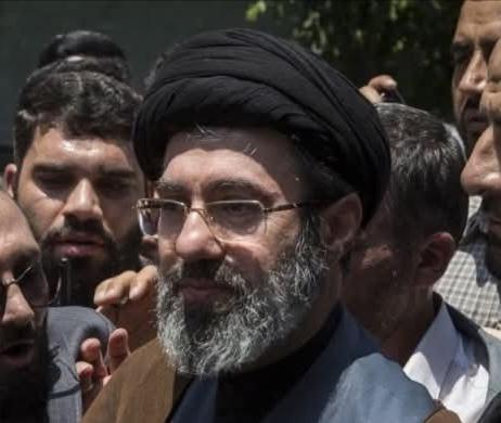 小哈梅内伊被传受伤的事，有两种可能，一或者是认知作战，二或者是以色列钓鱼引他出来