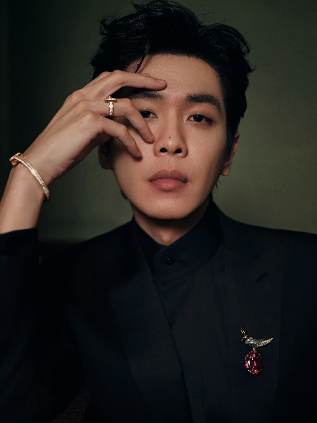 男频剧有自己的顶流除了胡歌，张若昀，其余人自诩男频顶流，全属僭越！请周知。[哆啦