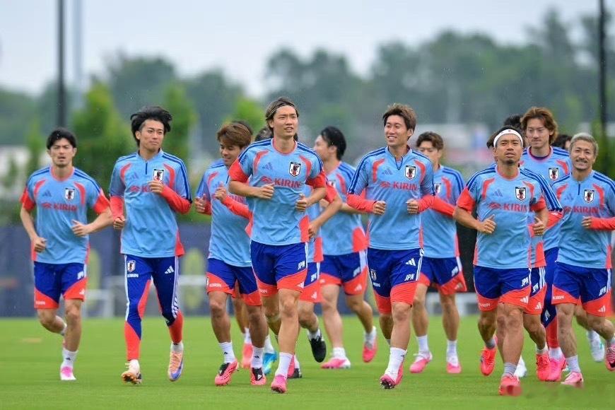 世界杯想争冠的日本小组出线都有悬念 屡胜世界强队一秘诀已经失效在森保一主教练喊出