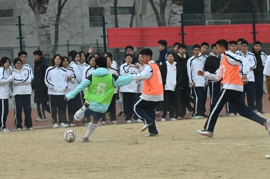 绿茵逐梦，青春绽放！济南七中2026年足球赛圆满落幕