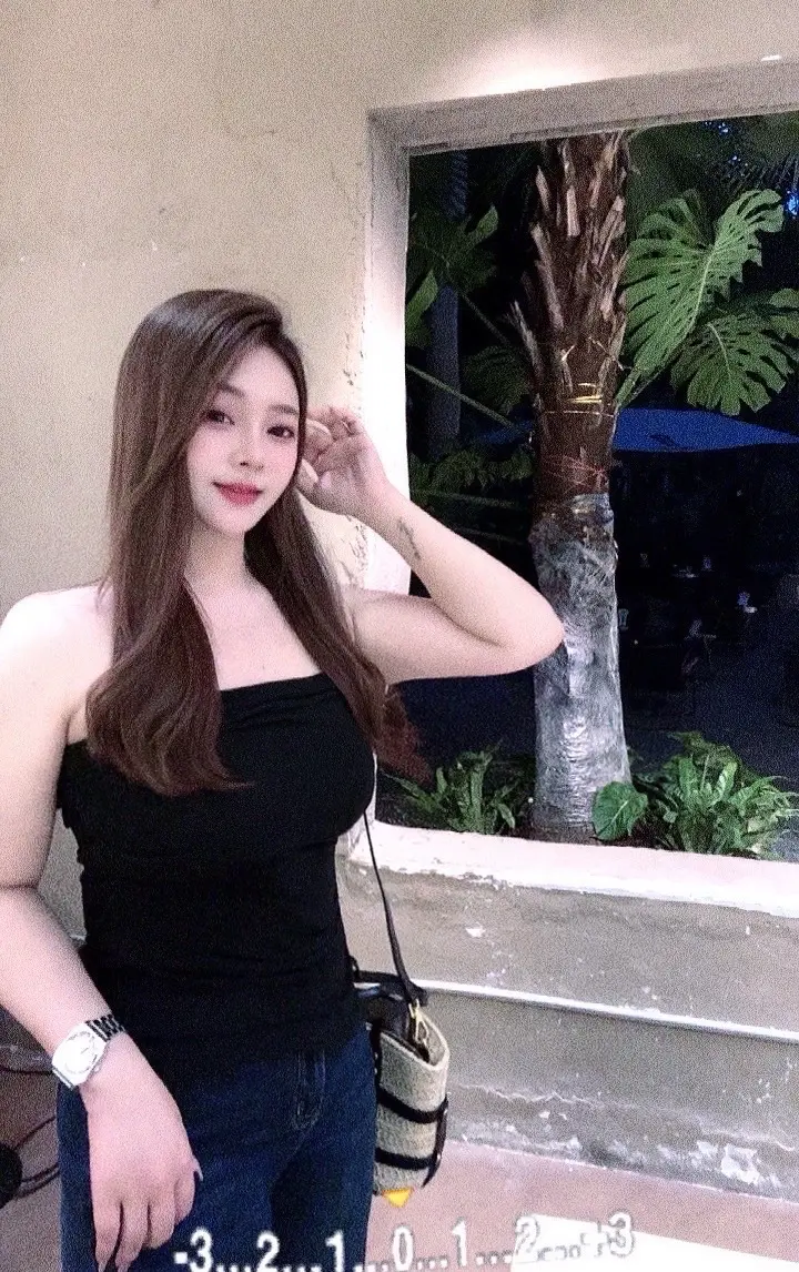 越来越好的自己就是最好的礼物 爱笑的女孩运气不会差
