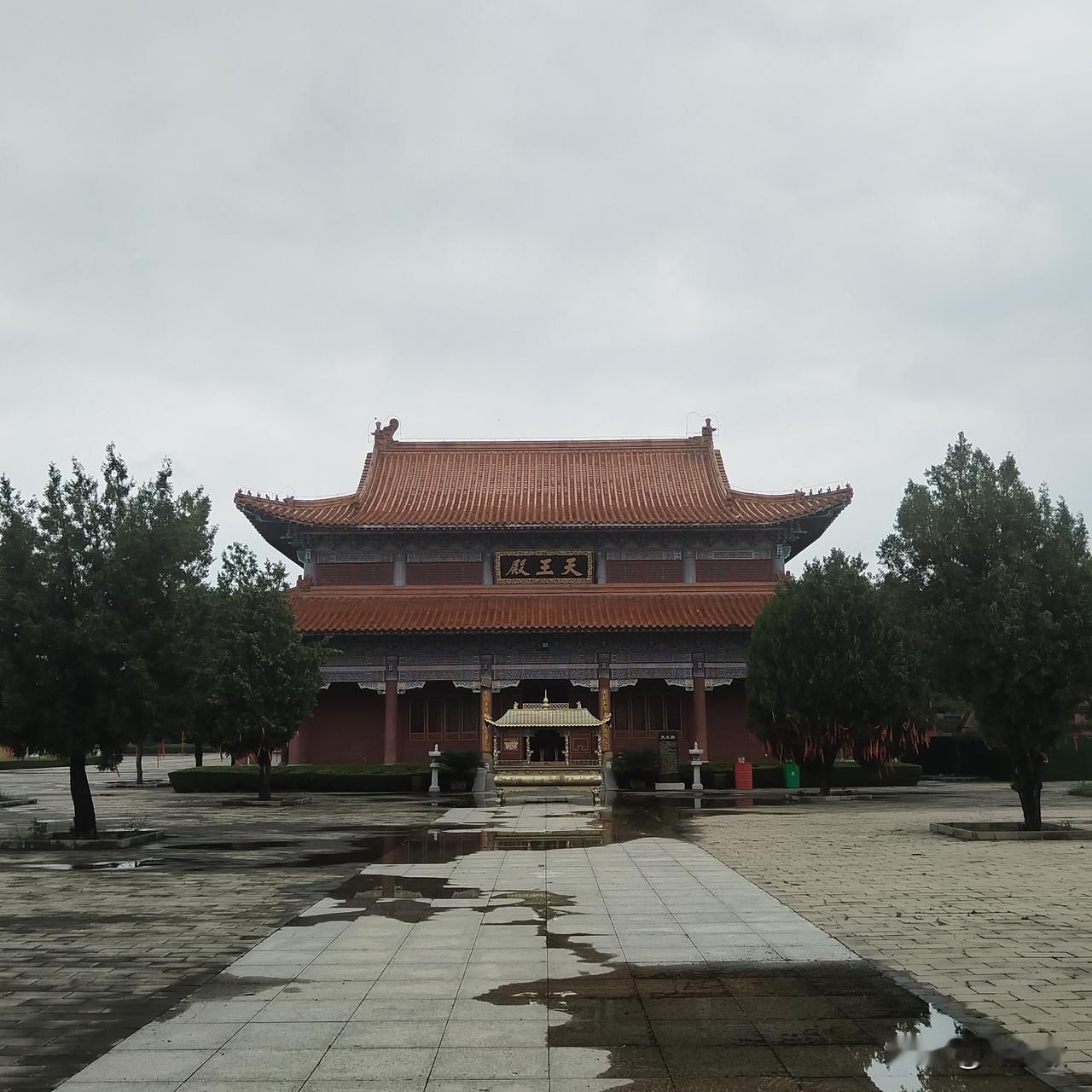 运河古刹，武城佛光禅寺
       京杭大运河悠悠流淌，在武城四女寺镇的河畔，