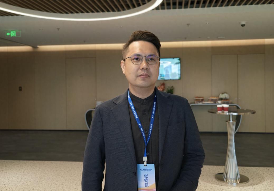 时机已到！台湾学者喊话2300万台胞：可以开始思考统一后的新局面。
 
8月12