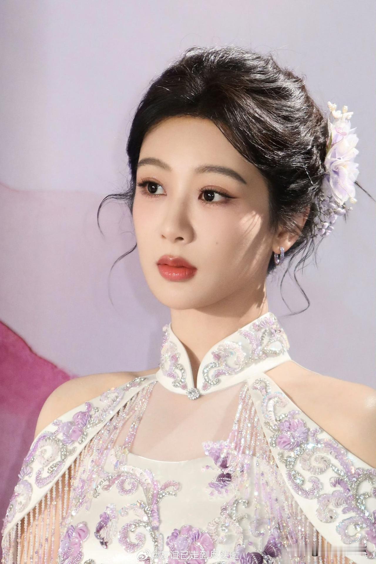 现在最不着急的就是杨紫
接下来半年没有打算进组，电视剧也不着急敲定新的本子，也不