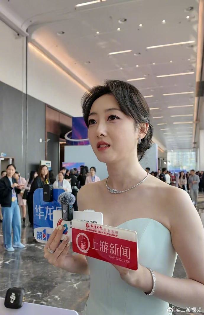 【#蒋梦婕说我为歌狂给自己很大激励#】#蒋梦婕说小时候就想自己画漫画#6月9日，