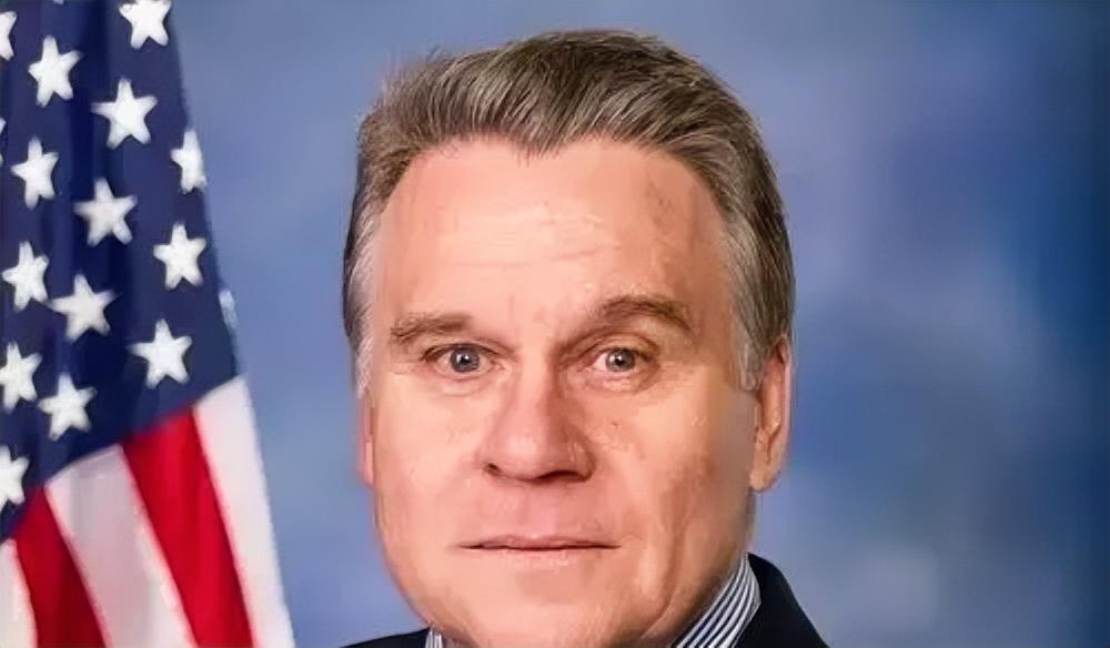 美国议员、有反华劳模之称的克里斯·史密斯对媒体说：“历史上日本与中国斗，从不吃亏