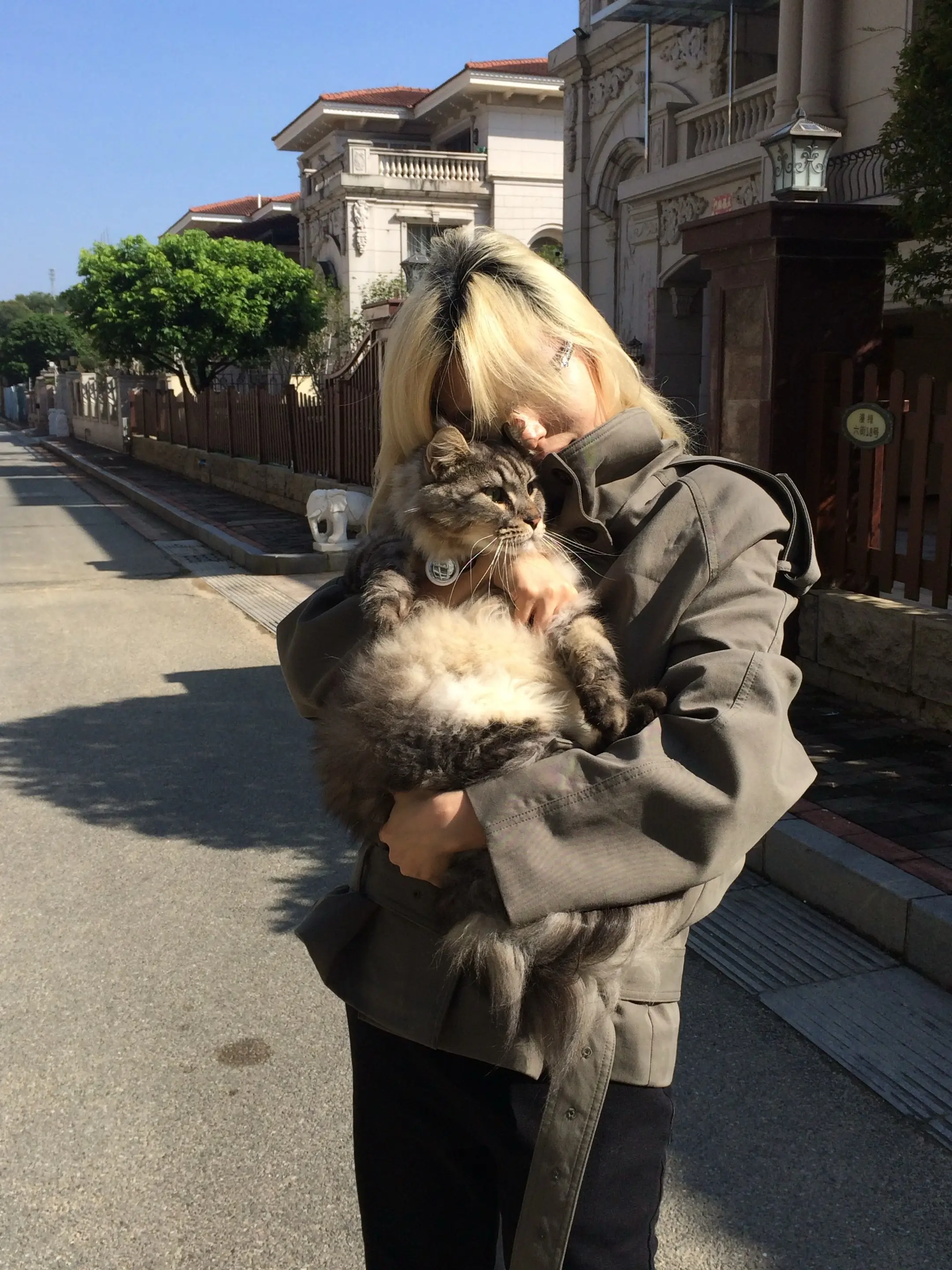 我给人花钱从来不意味着想和你发展什么关系  只是因为和你在一起的这段时...