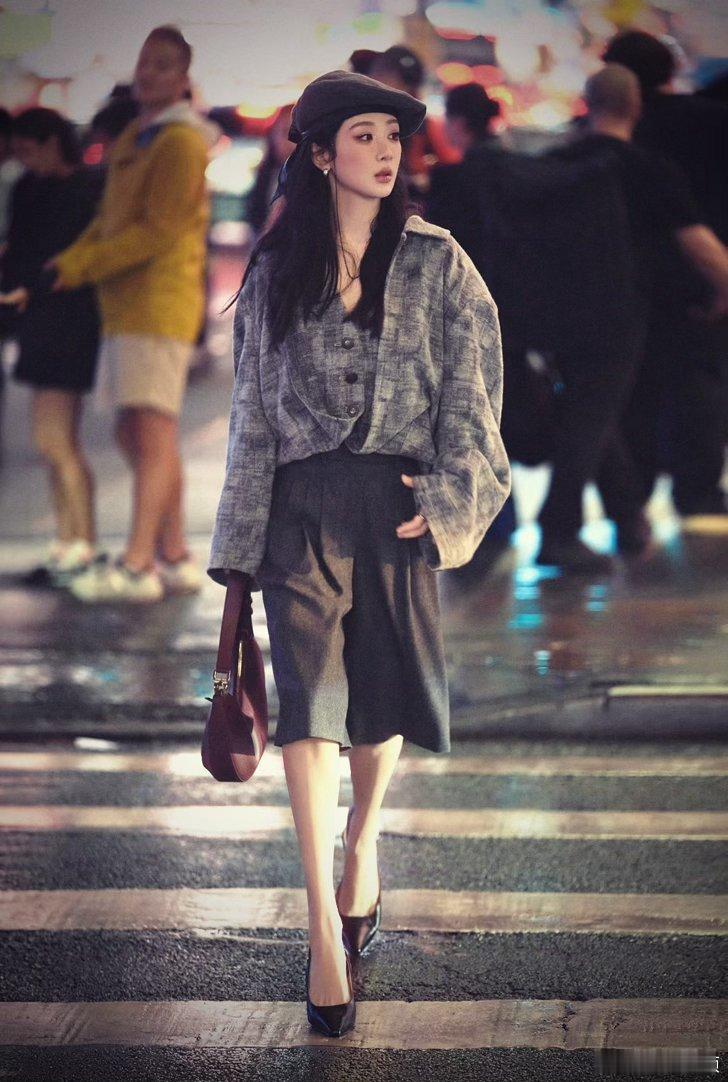 杨紫董竹君 yz杨紫玉兰花开君再来 所有让人羡慕的逆袭，从来都不是运气。日复一日