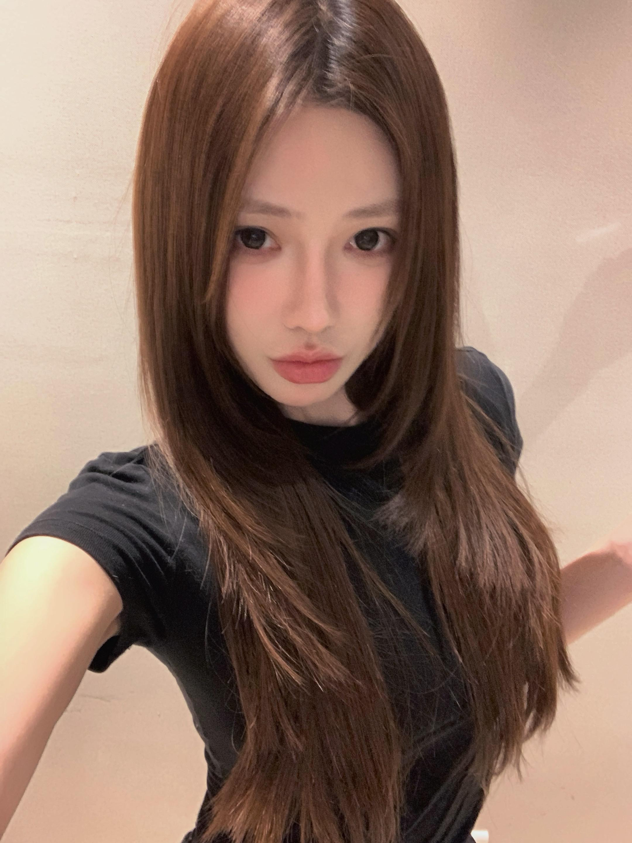 年下男靠边站  年上男靠我站