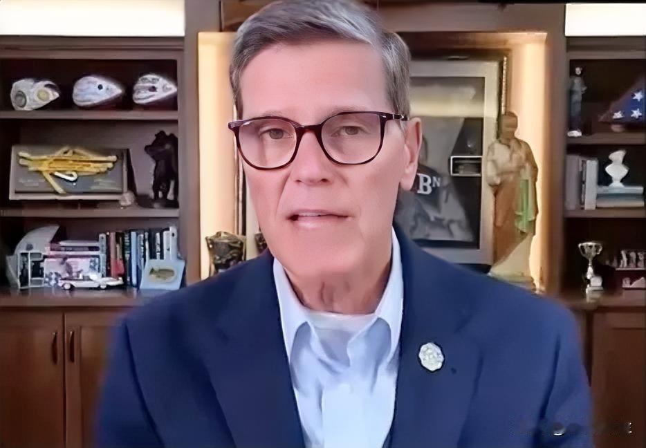 伊朗因经济低迷的抗议愈演愈烈，要求哈梅内伊下台的呼声日益高涨，抗议人群与安全部队