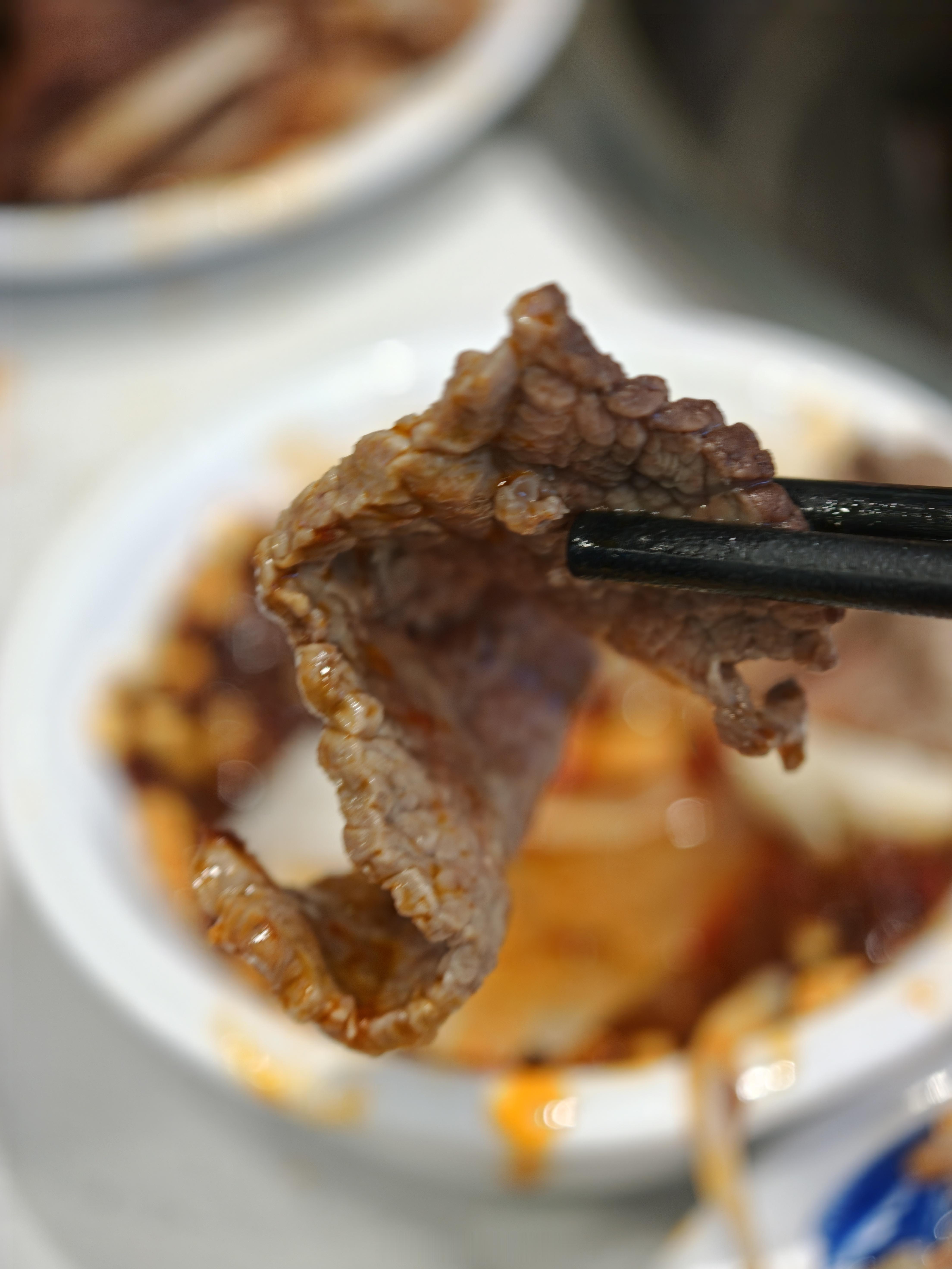 晚安朋友们，来看看川西的牦牛肉吊龙，一口下去真厚啊！ 康定·新都桥