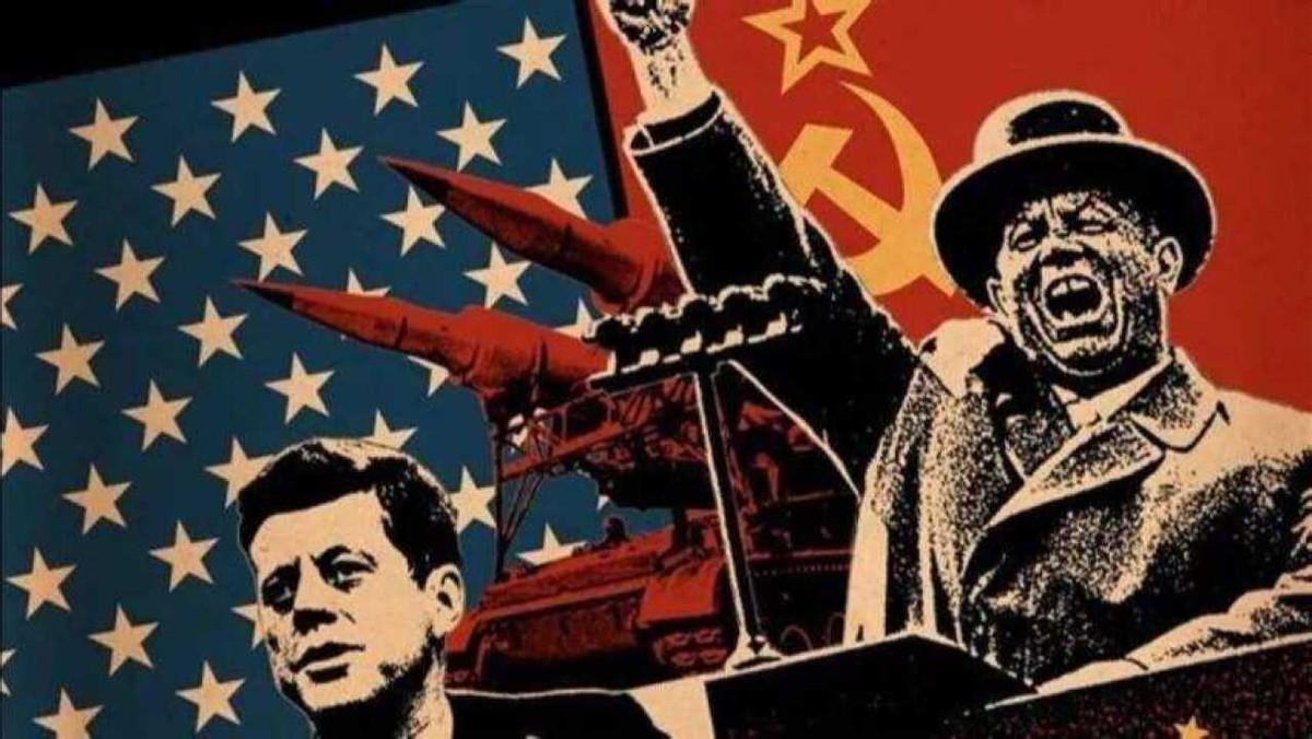 苏联为什么斗不过美国？
苏联在冷战中败给美国，主要因为经济体制的巨大差距。苏联推