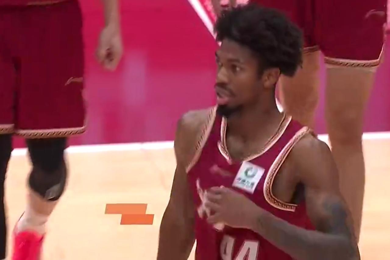 CBA常规赛第19轮：浙江稠州金租主场85：82险胜上海久事

        