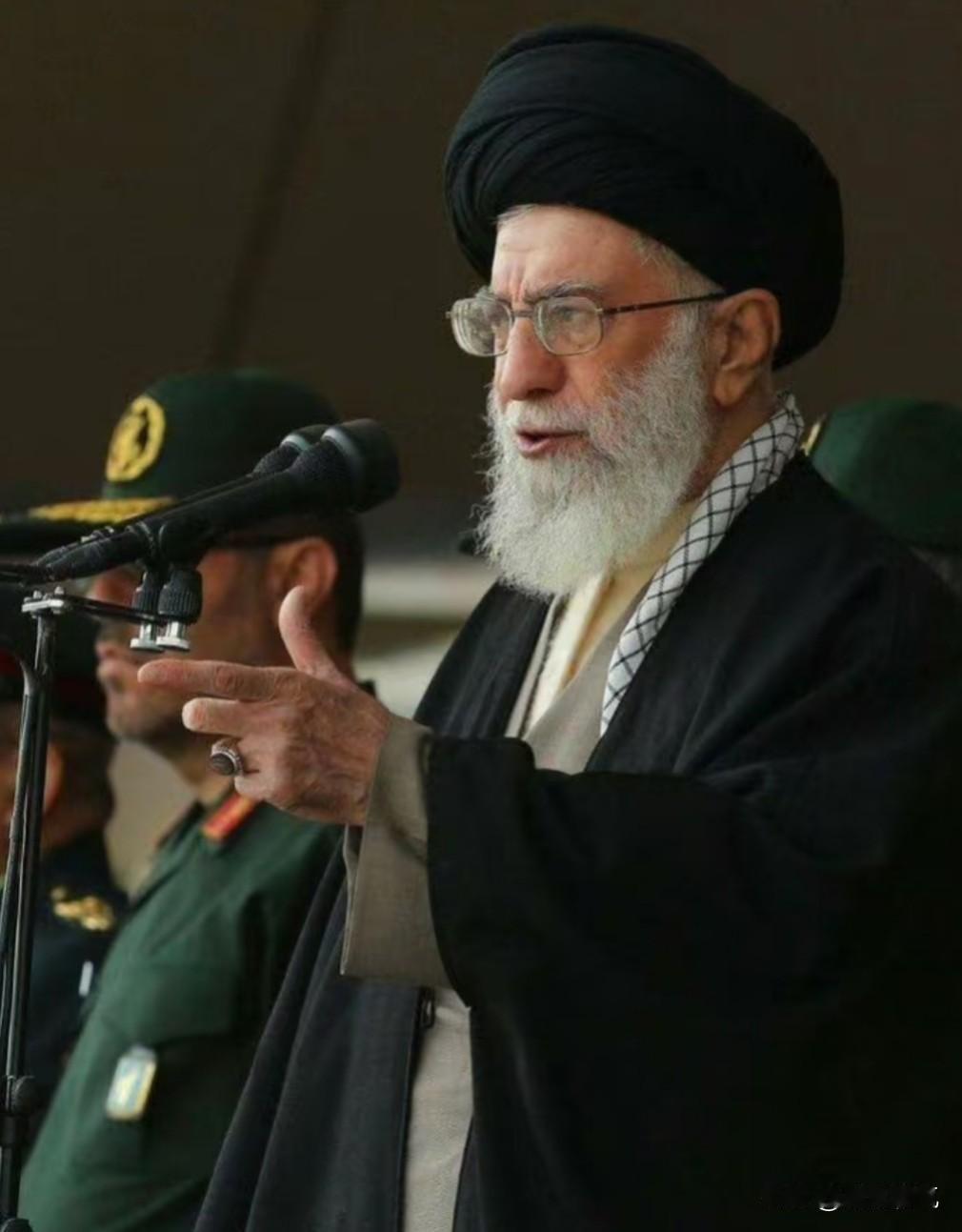 伊朗威胁美国必须妥协，否则伊朗能够轻而易举的攻入美国在中东的军事基地！当地时间2