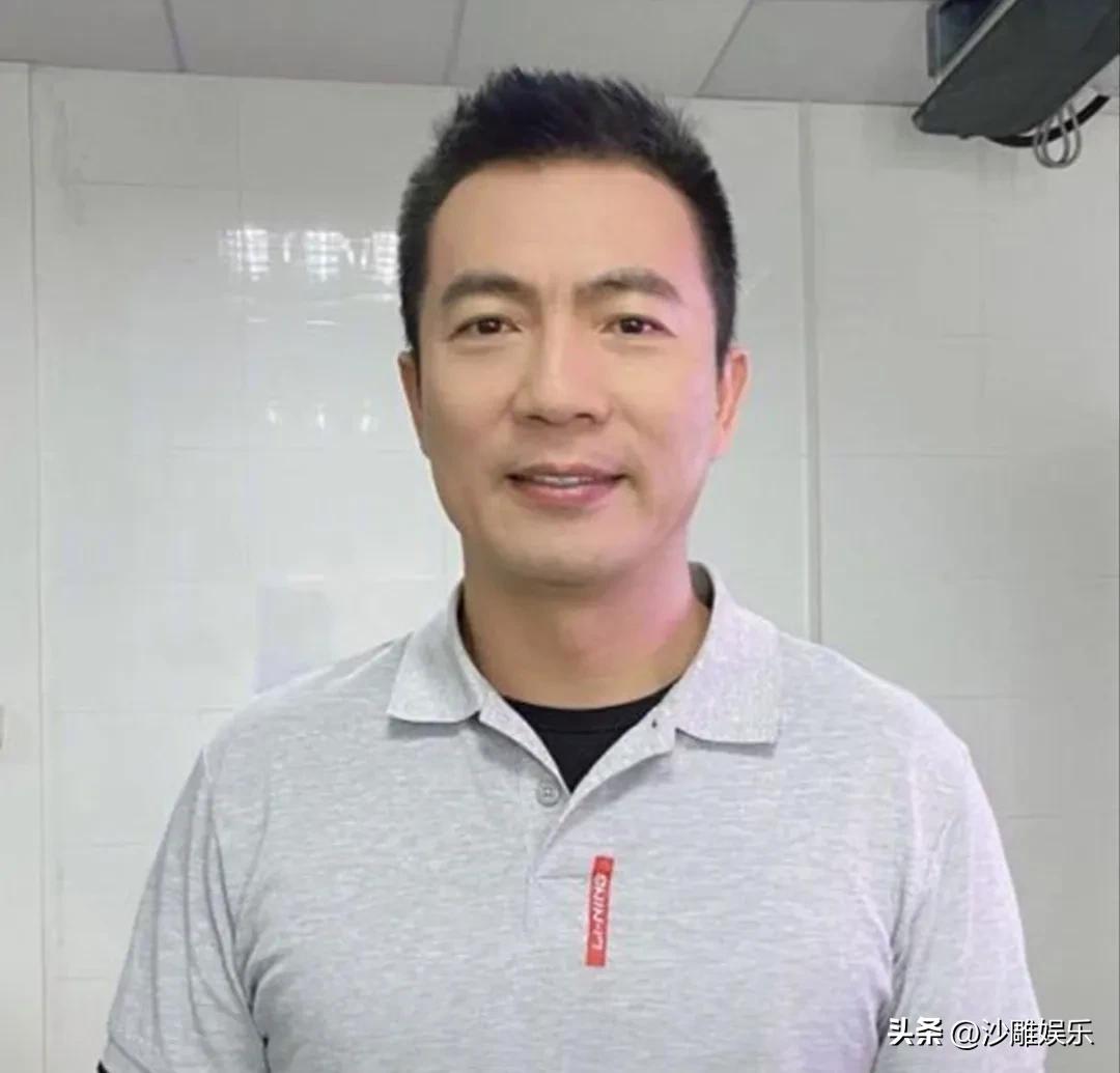 黄健翔，难掩遗憾！

今天是4月1日愚人节，清晨5点43分，当大多数人还在睡梦中