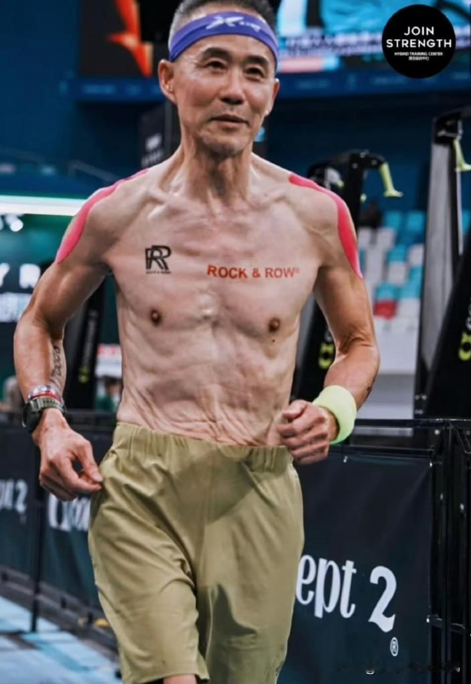 75岁的王石到现在都没活明白，自己拼了命的运动，其实是45岁的田朴珺在暗中熬鹰[