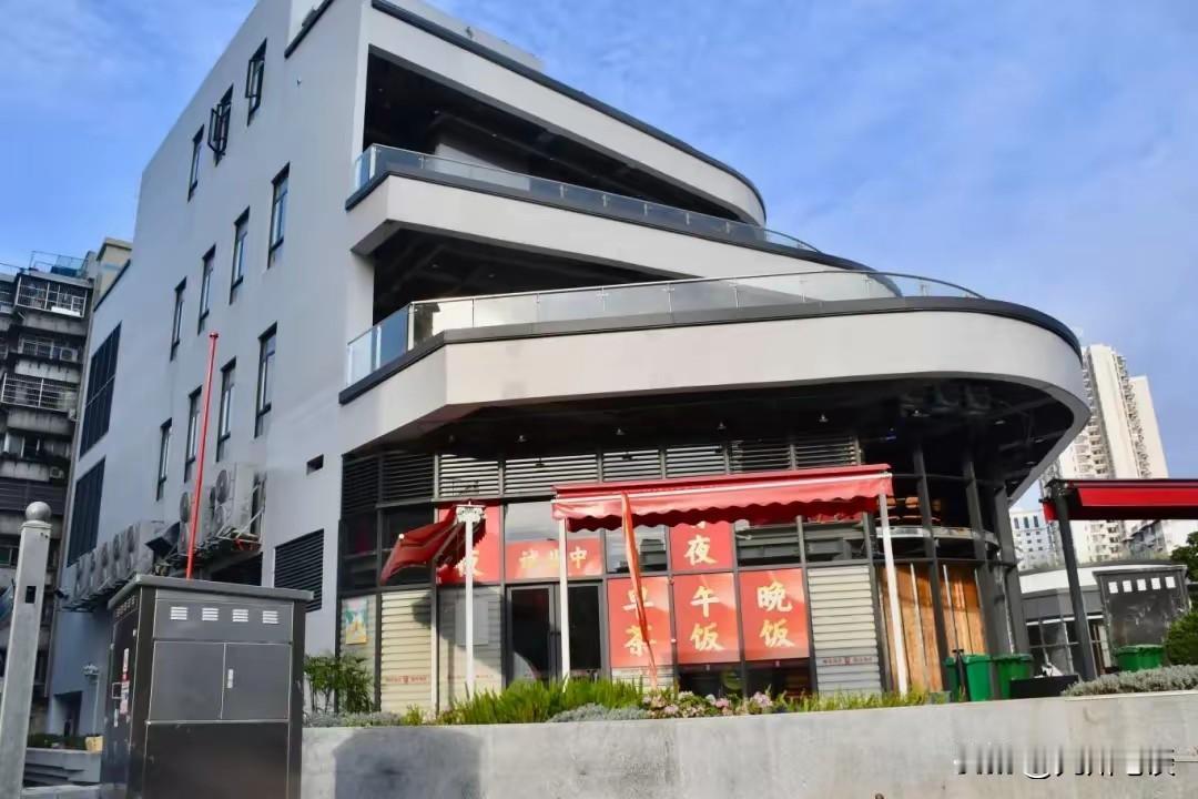 定了！12月中旬王者归来！具体日期可能是12月12日！
广州沉寂了两年多的宝业路