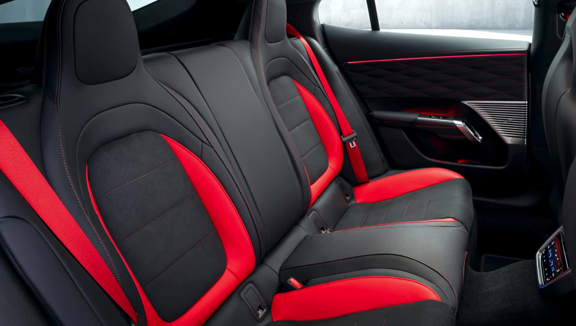 内饰曝光！AMG电动GT四门轿跑告别实体按键，换装三屏布局（10.2英寸仪表+双