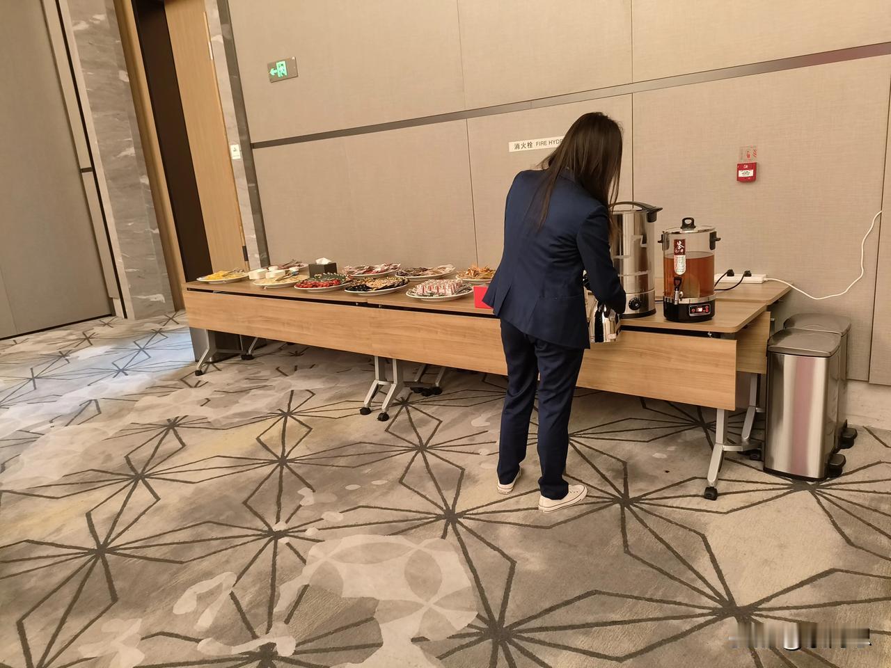 走访开始！下午到爱尔调研，一线大佬云集，公司水果挺多啊！二点开始，大家有什么问题