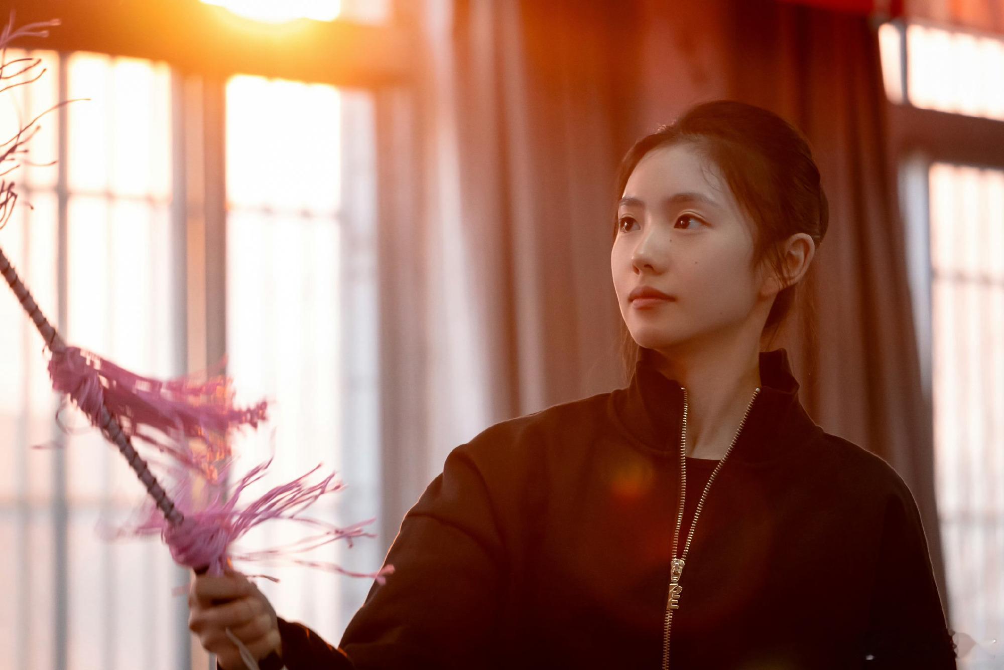 没敢认烧火丫头是刘浩存刘浩存演技感染力稳稳在线！新剧化身质朴烧火丫头，一身朴素灰