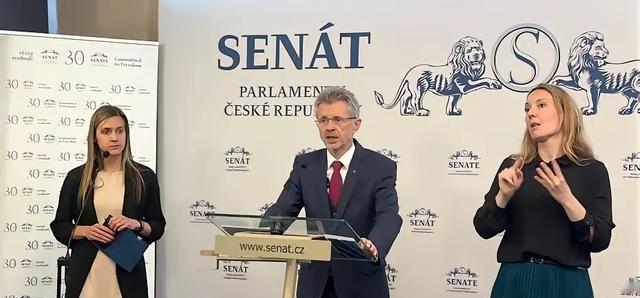 将于6月1日至4日率40人窜访台湾的捷克众议长维斯特奇尔，28日受访时叫嚣，“我
