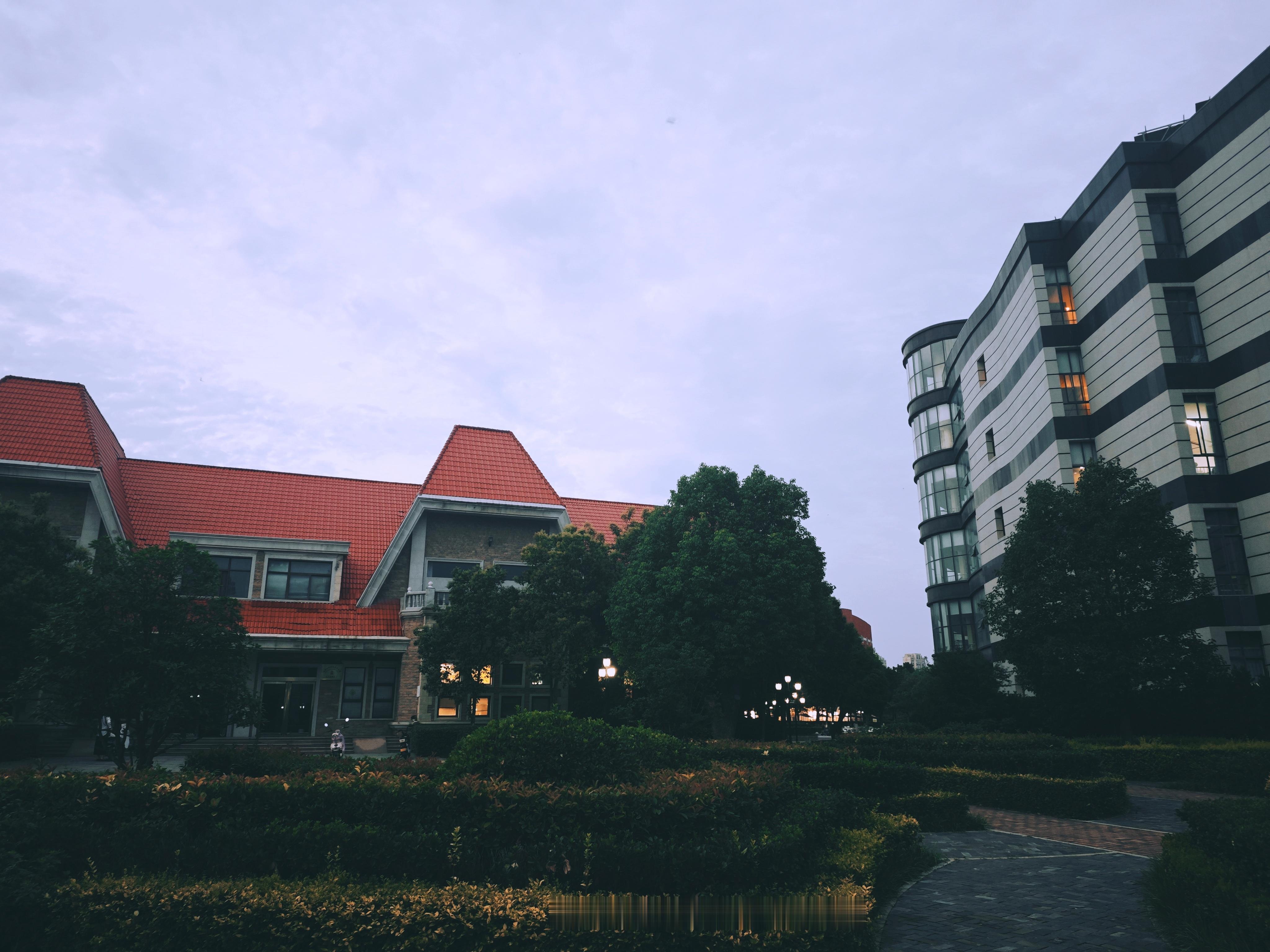 郑州西亚斯学院 在这里拍照真的太出片了。 