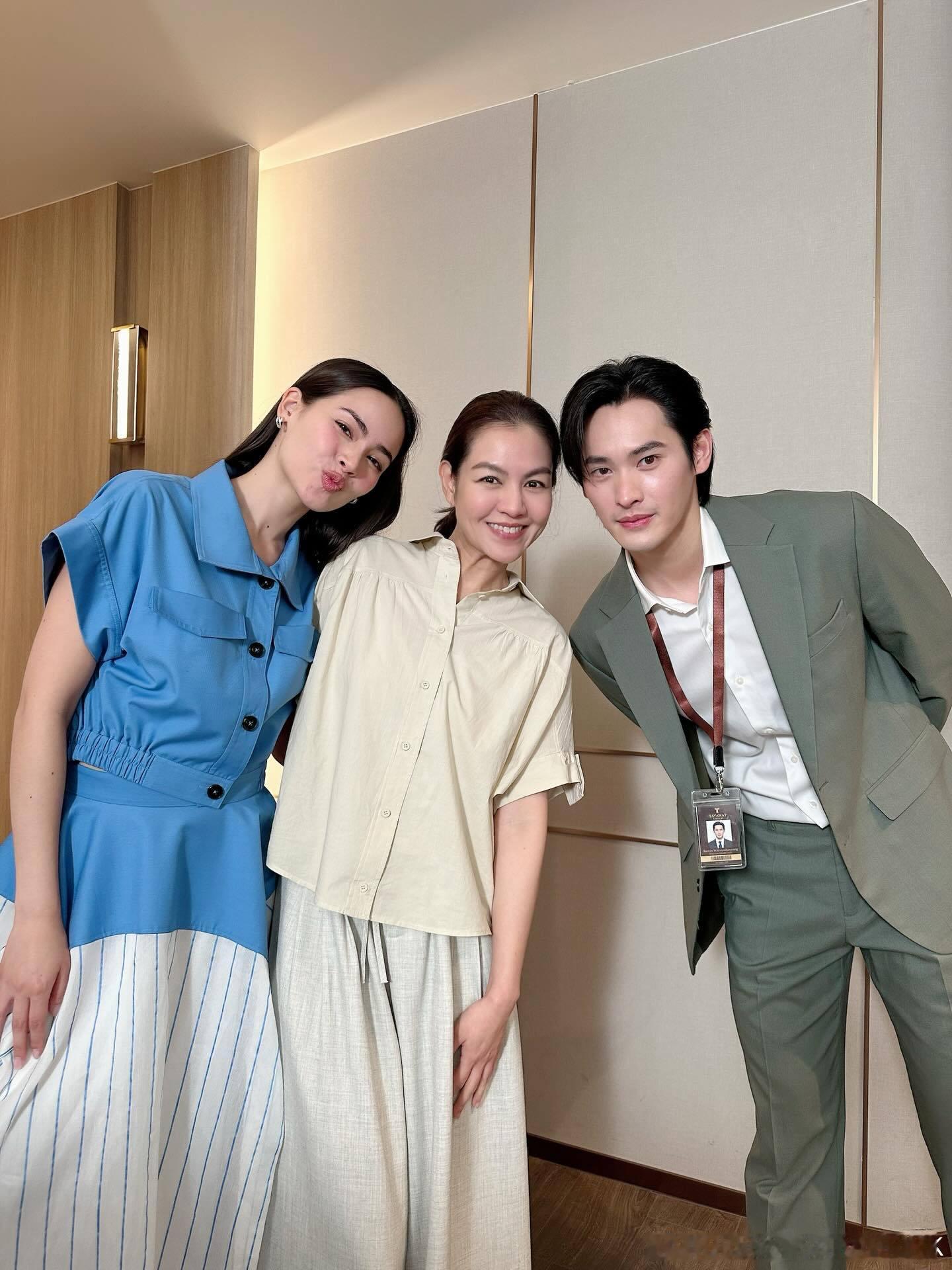 依旧存货，依旧感谢“妈妈”（下个星期能杀青嘛）  专栏 · 谎言之下