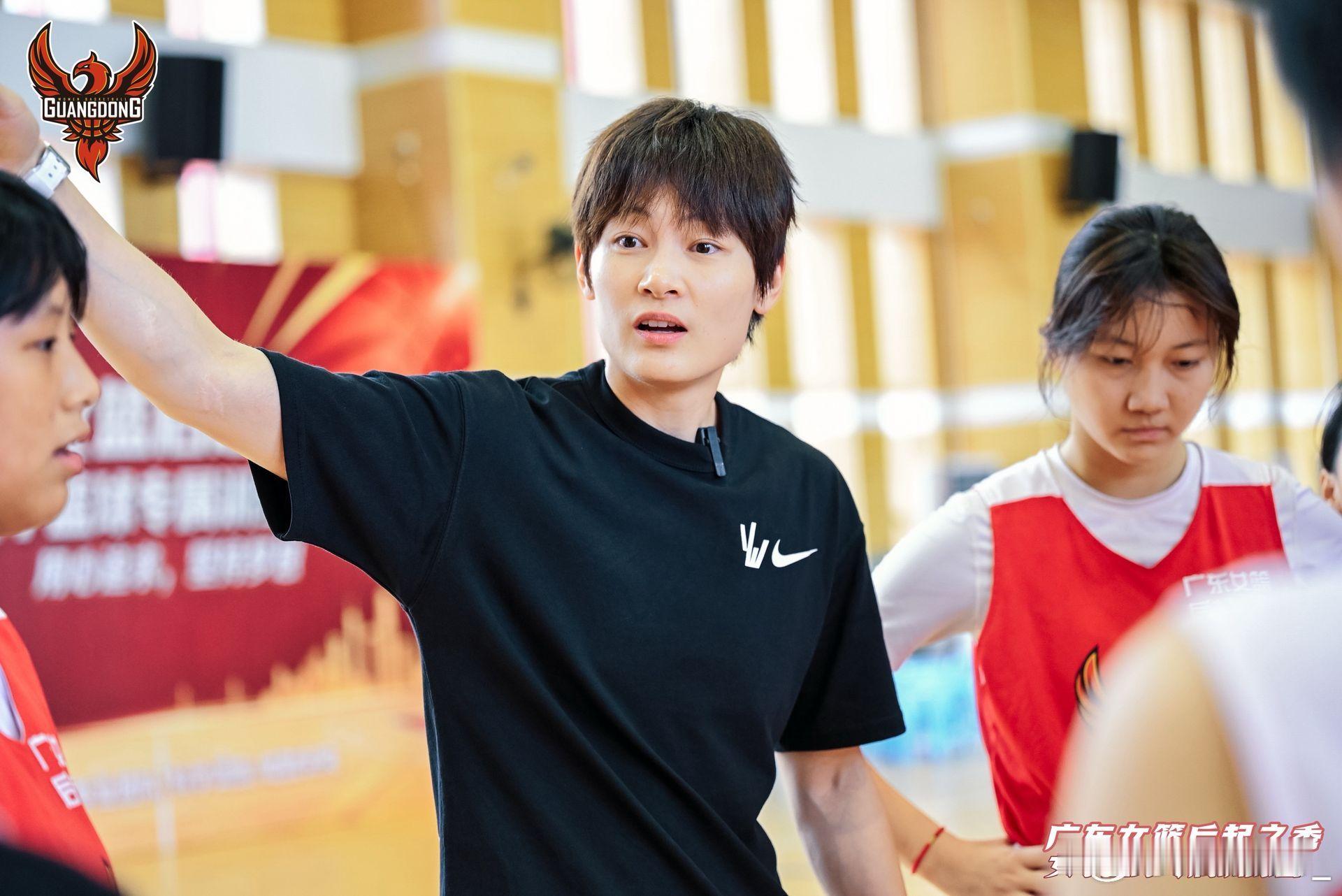 杨力维杨力维 20260801一些姐姐在广东女篮后起之秀训练营的图集图源:dy 