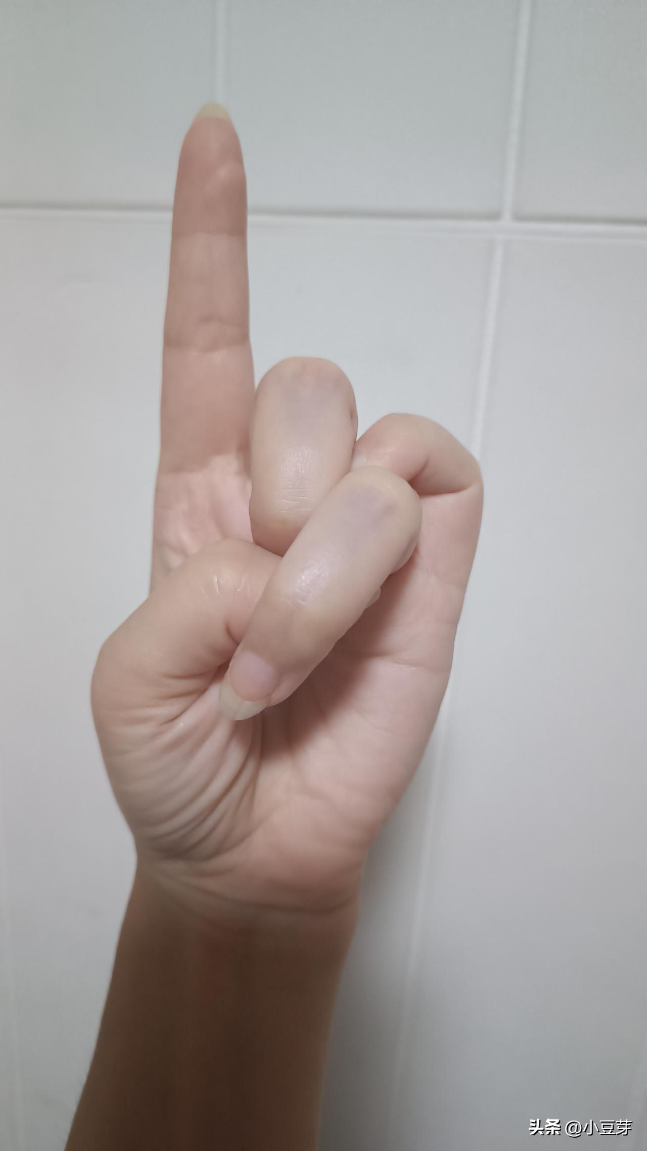 婆媳关系好与坏，真不是简单的事儿。有人觉得婆媳是天敌，掏心掏肺也换不来真心。其实