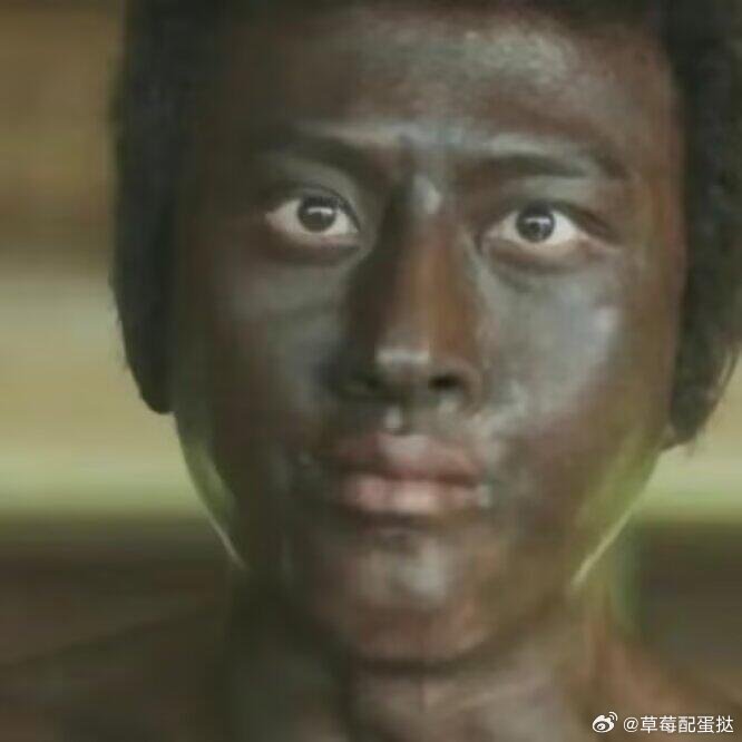 邓超碰上了最懂自己的节目组 邓超助力兄弟新综艺，被节目组精准标注“不明生物”，活