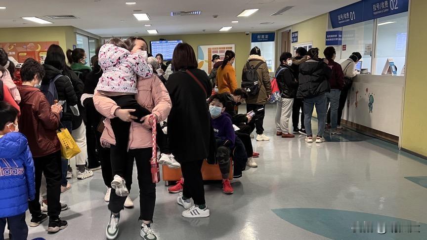 流感药价格差100倍！2元仿制药和200元新药同台抢市场，谁在买单？
 
流感季