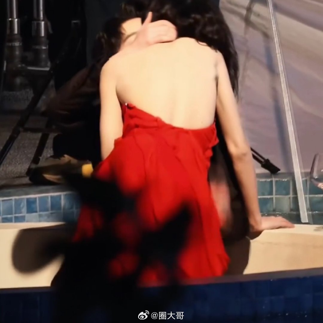 谢可寅方逸伦新剧吻戏涩涩的谢可寅方逸伦这对cp，性张力拉满啦。看到谢可寅和方逸伦