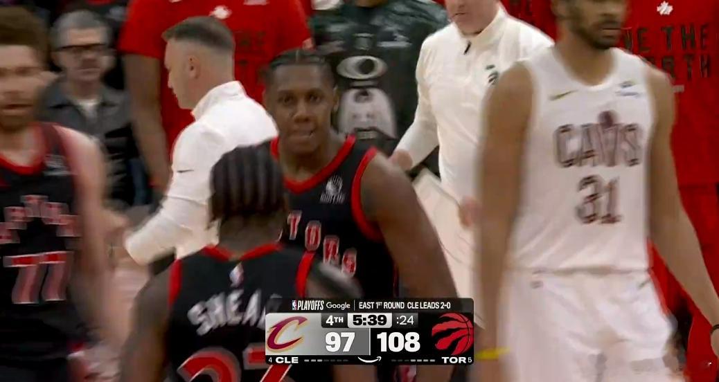 猛龙今天防的太猛了，哈登虽连得5分，但分差又迅速到了11分！ 